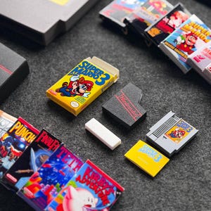 Custom NES Mini Game Box & Modulmodul Set - Personalisiertes Retro Gaming Sammlerstück - Handgemachtes Gamer Geschenk - Nintendo Style Display Stück
