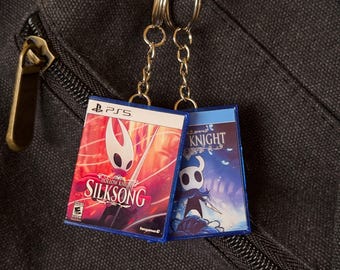 Hollow Knight-sleutelhanger – Silksong-minigamehoes – PS4, PS5 geïnspireerd gamecollectie – cadeau voor gamer – handgemaakte miniatuur