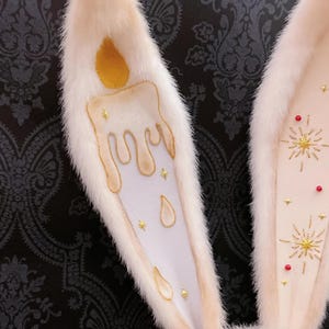 Puede incluir: Juego de tres tazas de cer&aacute;mica con acabado mate moteado. Las tazas son de color crema, gris claro y gris oscuro. Cada taza tiene un dise&ntilde;o simple y minimalista, ideal para caf&eacute; o t&eacute;.