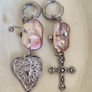Punk Perle Ohrringe, Grunge Spike durchbohrte Barock Perle baumelt, Goth Valentinstag Geschenk, Alternative Schmuck