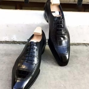 black oxford shoes, mens formal shoes, crocodile shoes, leather dress shoes, handmade shoes, oxford shoes men, luxury mens shoes, wedding shoes men, designer shoes men, black leather shoes, formal leather shoes, italian dress shoes, mens handmade shoes