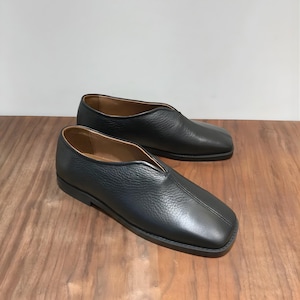 Handmade leather Chinese slippers  slip on shoes babouche maire derby Parisian minimalist