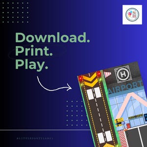 Może przedstawiać: Cyfrowa grafika z tekstem Download. Print. Play. oraz białą strzałką wskazującą na kolorową ilustrację pasa startowego i terminala lotniska. Projekt zawiera symbol lądowiska dla helikopterów, oznakowanie bramek oraz niebieskie tło z gradientem.