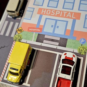 Speelmat voor ziekenhuis, printbaar - A4-wegwijzer voor kinderen | Speelgoedautobaan | Werkblad voor noodgevallen en ambulance
