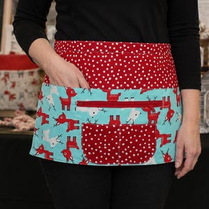 Christmas Vendor Apron with zipper pocket, Jingle Deer 6 pocket apron, Holiday Teacher, Waitress, Daycare Apron, handmade after order