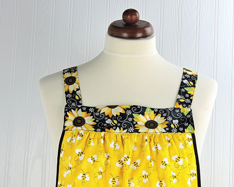 Charming Bees & Sunflowers Pinafore with no ties, relaxed fit smock with pockets, sunny yellow kitchen apron XS 5X image 8