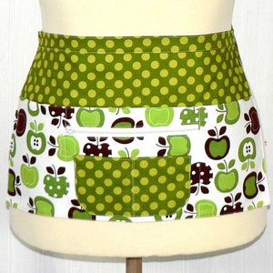 Metro Market Apples Teacher, Vendor, Gardening, Waitress Half Apron, 6 pocket apron with zipper money pocket, fits waist up to 40&quot;