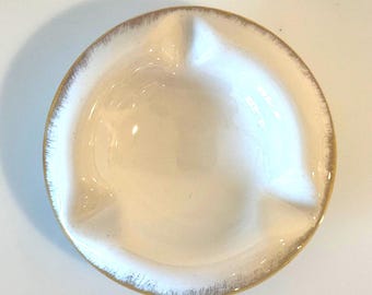 Cenicero vintage de mármol con borde dorado - Mediados de siglo