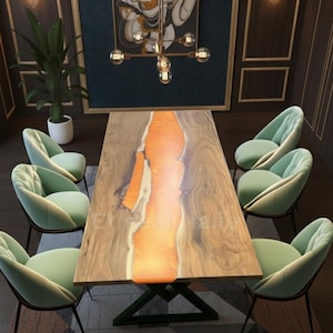 Mesa de comedor de lujo con borde vivo de madera maciza de resina ámbar brillante, moderna y hecha a mano, con borde vivo de madera ámbar y resina epoxi.