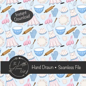 Puede incluir: Un patrón sin costuras con ilustraciones temáticas de cocina sobre un fondo azul claro. El diseño incluye delantales, cuencos, rodillos, teteras, platos y otras herramientas de horneado. También está presente el texto "Instant Download" y "Hand Drawn • Seamless File".