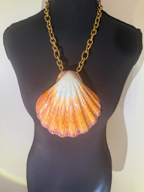 Seashell statement necklace - image 2