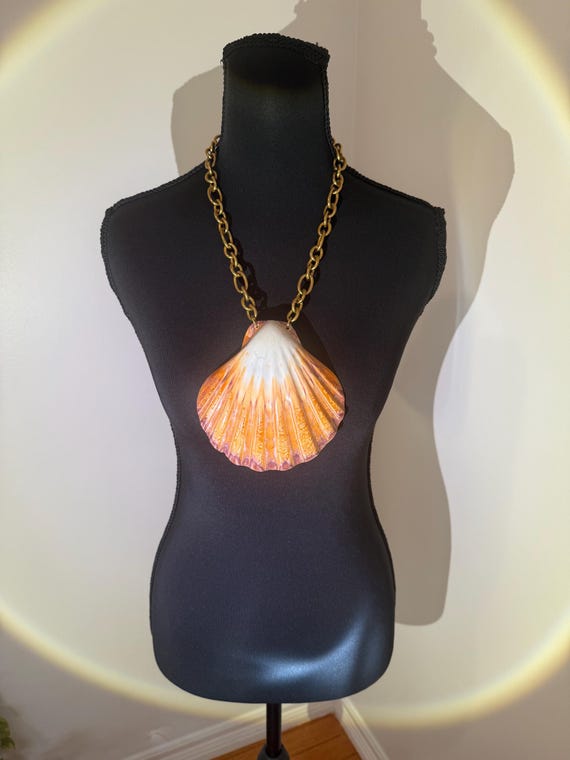 Seashell statement necklace - image 3