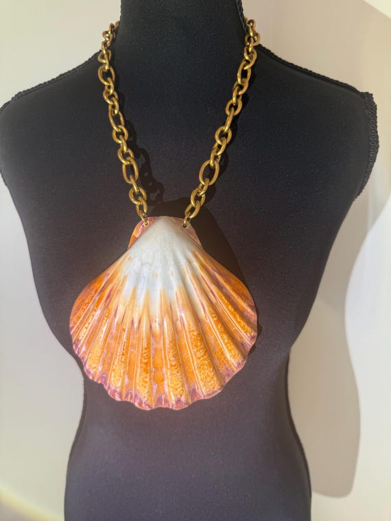Seashell statement necklace - image 1