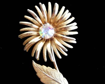Vintage Daisy Brooch Aurora Borealis Rhinestone Flower Power