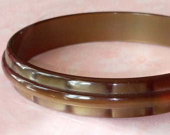 Lucite Carved Bangle Bracelet Shiny Brown 1960s Retro Fun
