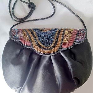 Bolso de noche vintage con cuentas en negro de Lady Priscilla