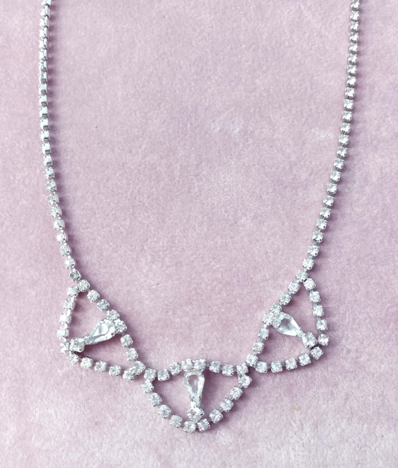 Collier Fantaisie Vintage Strass Rétro – Accessoire Mode Ancien Occasion
