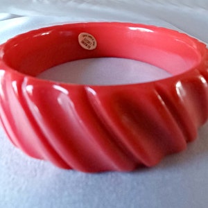 Vintage Lucite Carved Bangle Bracelet Red