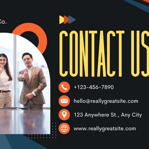 Puede incluir: Un dise&ntilde;o de tarjeta de visita con el texto "CONT&Aacute;CTENOS" en amarillo. El dise&ntilde;o incluye informaci&oacute;n de contacto como un n&uacute;mero de tel&eacute;fono, correo electr&oacute;nico y sitio web. Tres personas con vestimenta de negocios dan un pulgar hacia arriba.