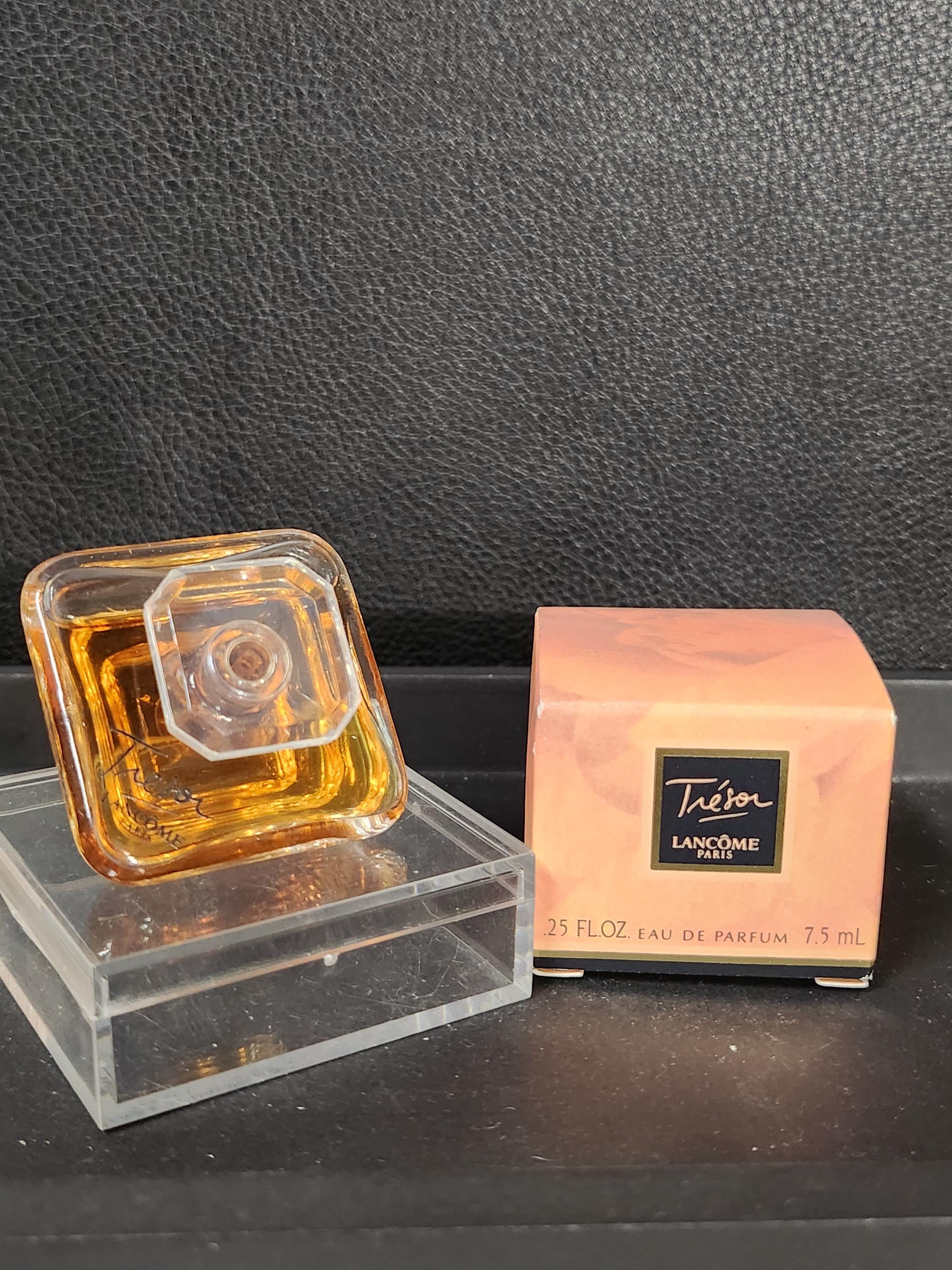 Tresor Eau De Parfum Lumineuse Parfum pour femme de Lancome 50 ml EDP Spray