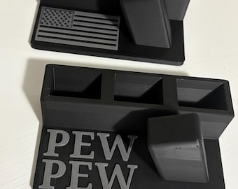 3D Printed Pistol Stand with Magazine Slot • Double Stack Display • Personalized Gun Stand