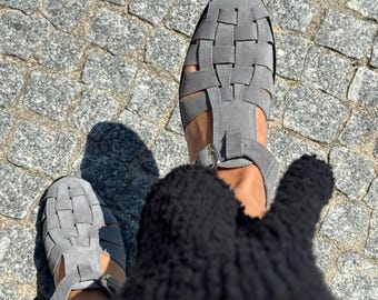Comfortable fisherman sandals for women