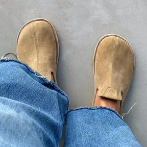 Zuecos de ante/piel para mujer con puntera ancha