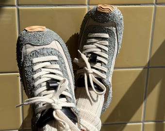 Soft suede women sneakers with wide toe box