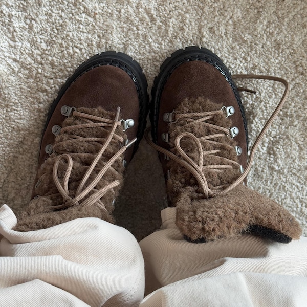 Sheepskin women boots, warm winter footwear