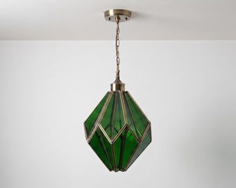 Lampada a sospensione in vetro verde smeraldo, lampada geometrica Art Déco, plafoniera in ottone anticato, paralume a diamante sfaccettato