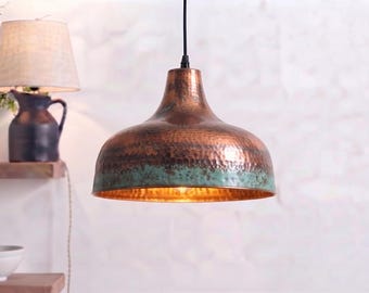 Lámpara colgante de campana de cobre martillado / Lámpara de granero con pátina verdigrís / Lámpara de techo rústica de granja