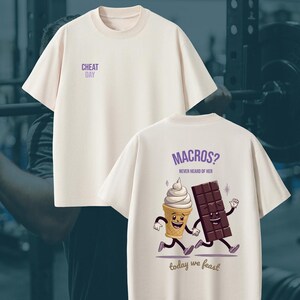 Cheat Day Oversized T-shirt | Macros Har Aldrig Hört Av Henne | Retro Gym T-shirt | Rolig