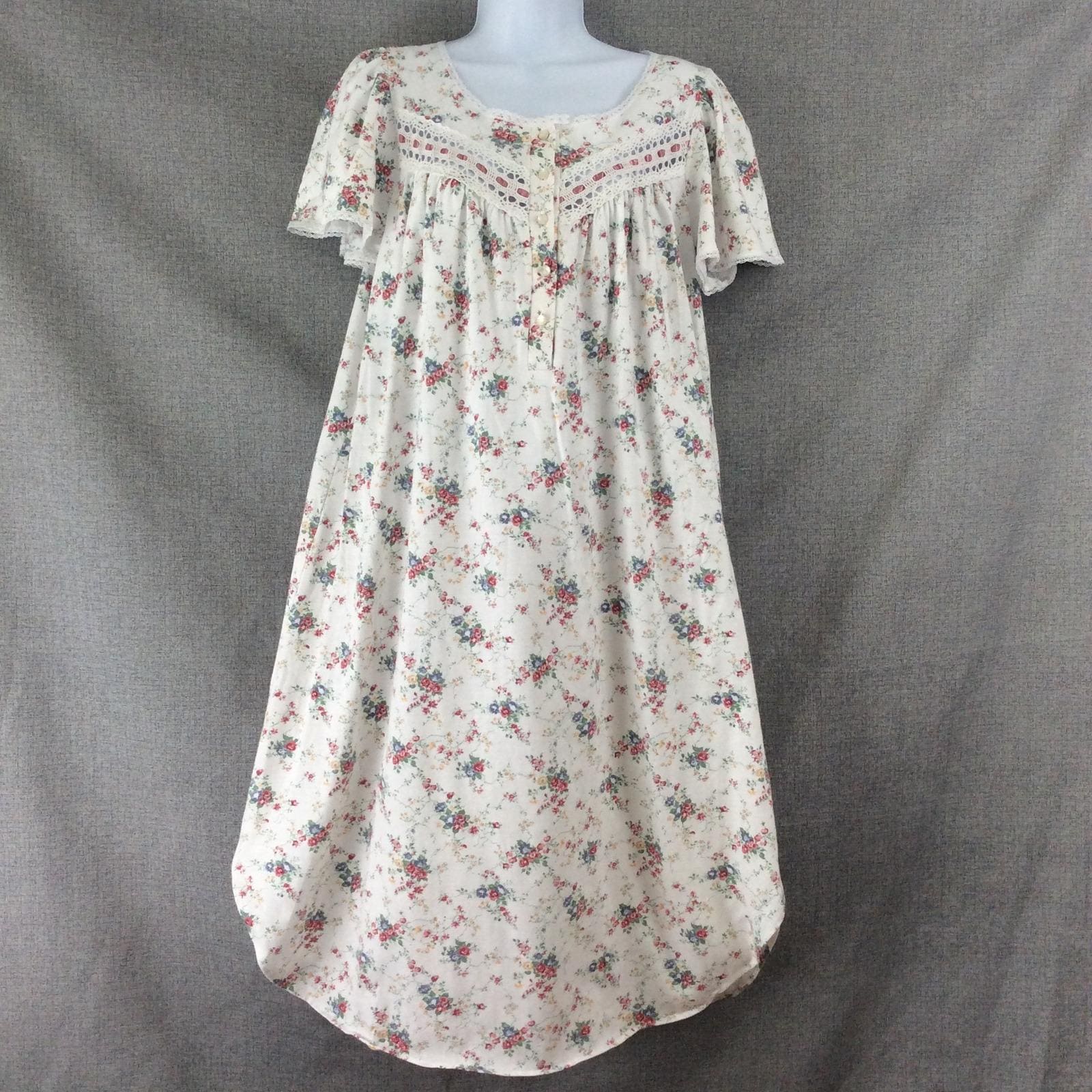 a line deep v neck short dress Short Scoop-Neck Short A-Line Grad Dress with Corset White / Small