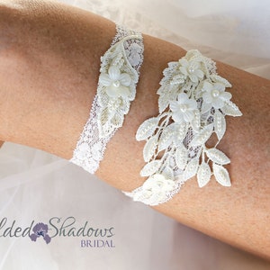 GL12 - Ivory Leaves Pearl Wedding Garter Set, No slip Ivory Garter set, Ivory Leaves Bridal Garter, Stretch Lace Garter Set, Lace Garter