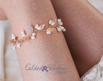 GWG03 Dainty Gold Leaves Pearl Beaded Wedding Garter Set, Pearl Bridal Garter, Gold Pearl Wedding Garter Set, Gold Bride's Garter Set