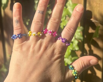 Beaded Flower Ring - Seed Bead Floral Ring - Handmade Daisy Stacking Rings - y2k indie fairycore