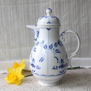 Cafetera Residenz “Amalienburg” de Heinrich Villeroy & Boch, 1,3 litros, azul cobalto, poco común, azul de granja y blanco Strohblumenmuster