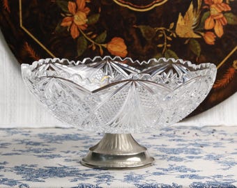 Vintage Lead Crystal 24% Pedestal Centerpiece Bowl 25 cm (9.8 in) – silver-toned metallic base – West Germany 1970s – Excellent Condition