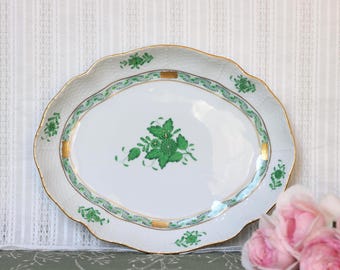 Herend 'Apponyi Green' Chinese Bouquet Oval Serving Bowl 26 cm (10 in) – First Quality Hand-Painted with Gold – 1960 to 1980 – Like New