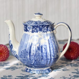 Palissy "Thames River Scenes" Blå Mokkakanna 0,4 liter – "Lambeth Palace" Liten Tekanna – 1930- till 1950-talen – Utmärkt skick