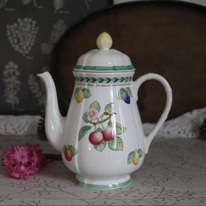Villeroy & Boch 'French Garden' Coffee Pot 22.5 cm (8.9 in)  1.25 Liters– Farmhouse Porcelain Breakfast, Germany Made – Excellent Condition