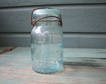 Vintage Turquoise Atlas E-Z Seal Mason Jar, Turquoise Mason Jar, Vintage Mason Jar with Glass Lid and Bale, Turquoise Glass, Wedding Decor