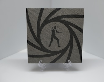 Posavasos de pizarra grabado con láser, inspirado en James Bond.