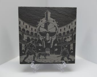 Posavasos de pizarra grabado con láser, inspirado en los gladiadores.