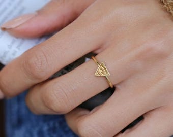 14k Solid Gold Triangle Antique Ring, Eye of Providence Ring