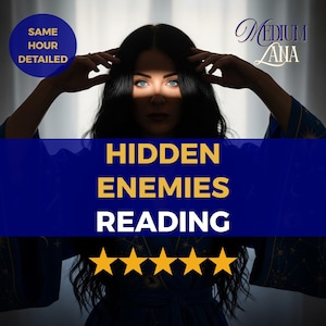 以下が含まれることがあります： 暗い髪と青い目の女性の画像で、「HIDDEN ENEMIES READING」というテキストが重ねられています。青いバナーにはテキストが表示され、その下に5つの金色の星があります。円形のグラフィックには「SAME HOUR DETAILED」と書かれています。