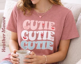 Retro Valentijns T-shirt, hart valentijnskaart shirt, Valentijnsdag cadeau voor haar, schatje T-shirt, roze wit blauw hart typografie