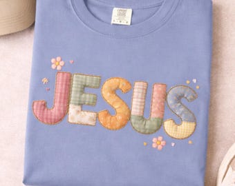 T-shirt met pastelkleurige bloemen JEZUS, T-shirt christelijk geloof, namaakgewatteerd religieus patchwork