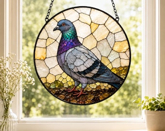 Duif gebrandschilderd glas Suncatcher, kleurrijk vogelraam hangend decor, Urban Wildlife Sun Catcher, vogelliefhebber cadeau voor thuis