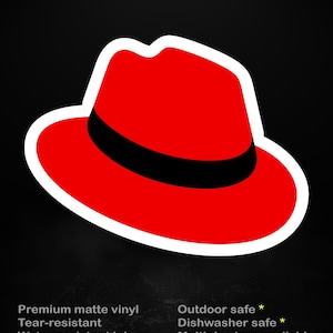 Puede incluir: Una pegatina de sombrero fedora rojo con una banda negra y contorno blanco. La pegatina tiene el texto "stick me! somewhere cool..." y está hecha de vinilo mate de primera calidad, resistente al desgarro y a la tinta resistente al agua. Apto para exteriores y lavavajillas.